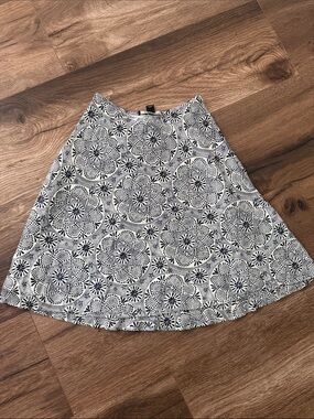 100% silk Women's navy & White Medallion A-Line Skirt